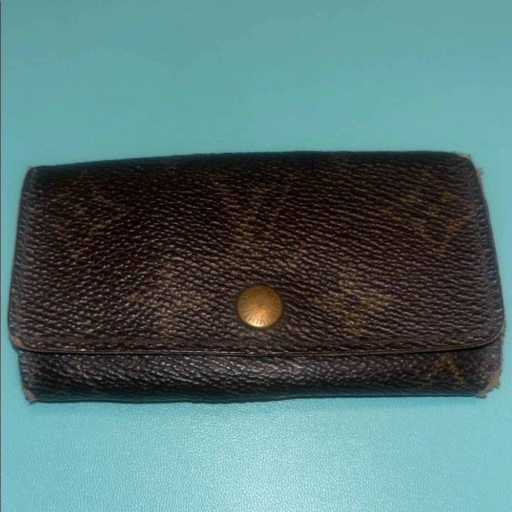 Louis Vuitton key wallet